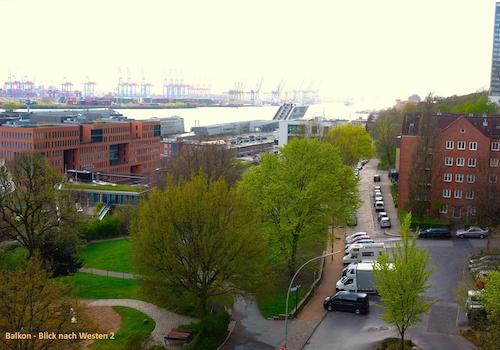 Blick v. Balkon nach Westen
