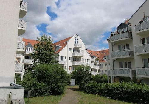 Nachbarschaftsbebauung Hinterhof