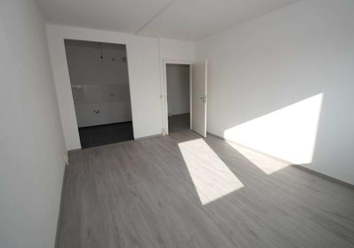 Wohnzimmer mit Blick zur Küche