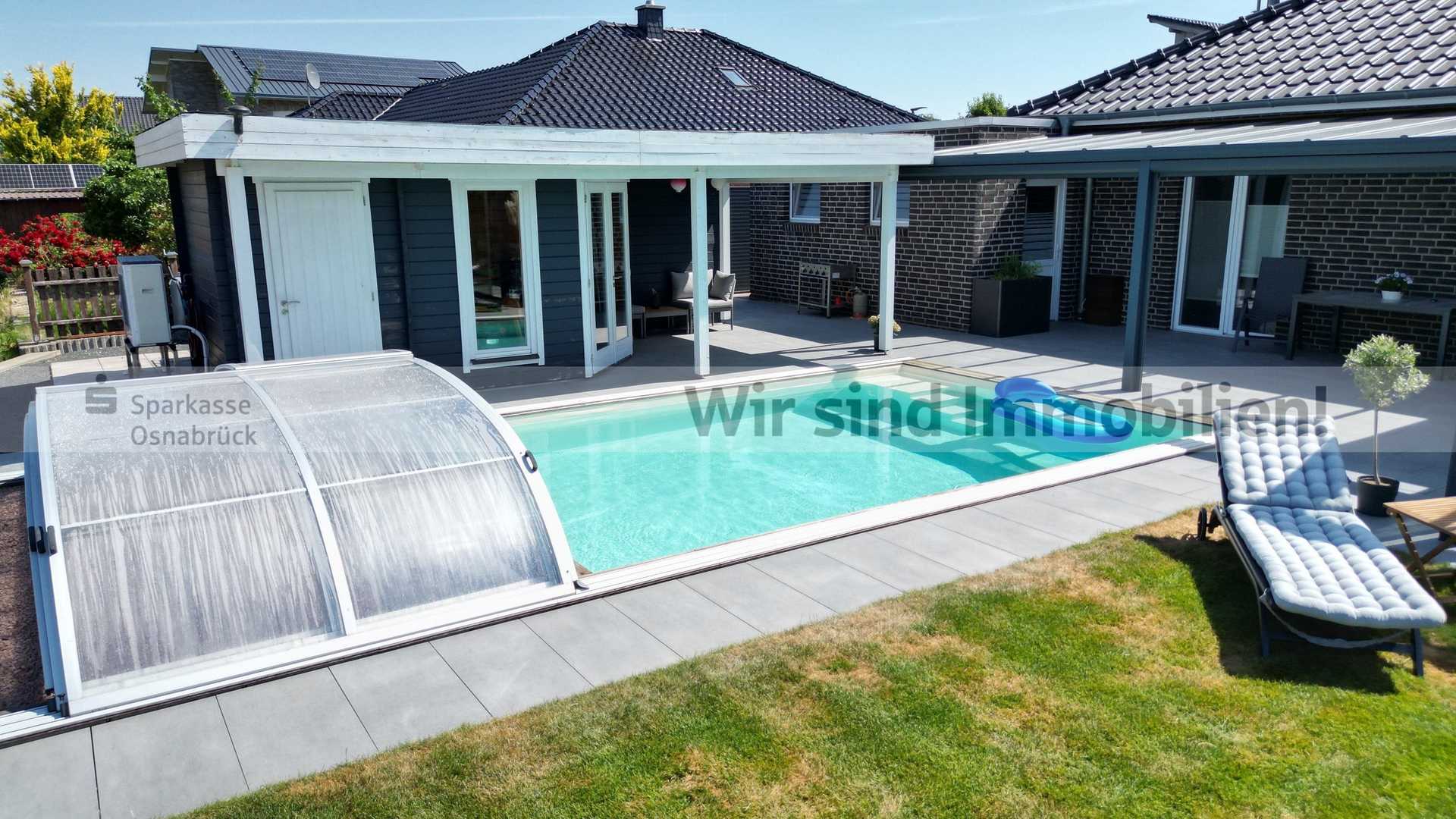 Pool - und Terrassenbereich