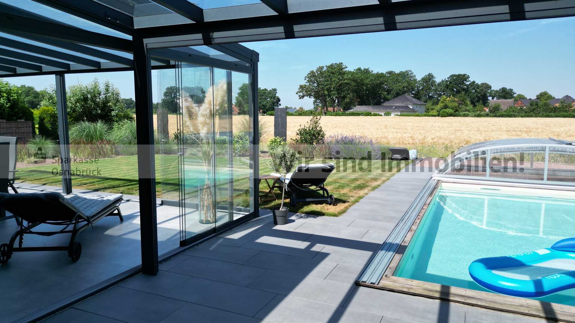 Impression Pool + Sommergarten