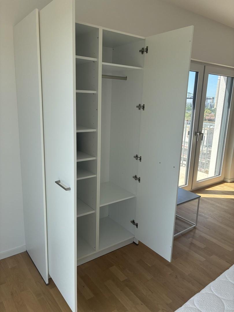 Kleiderschrank