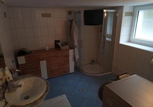 Badezimmer im Keller