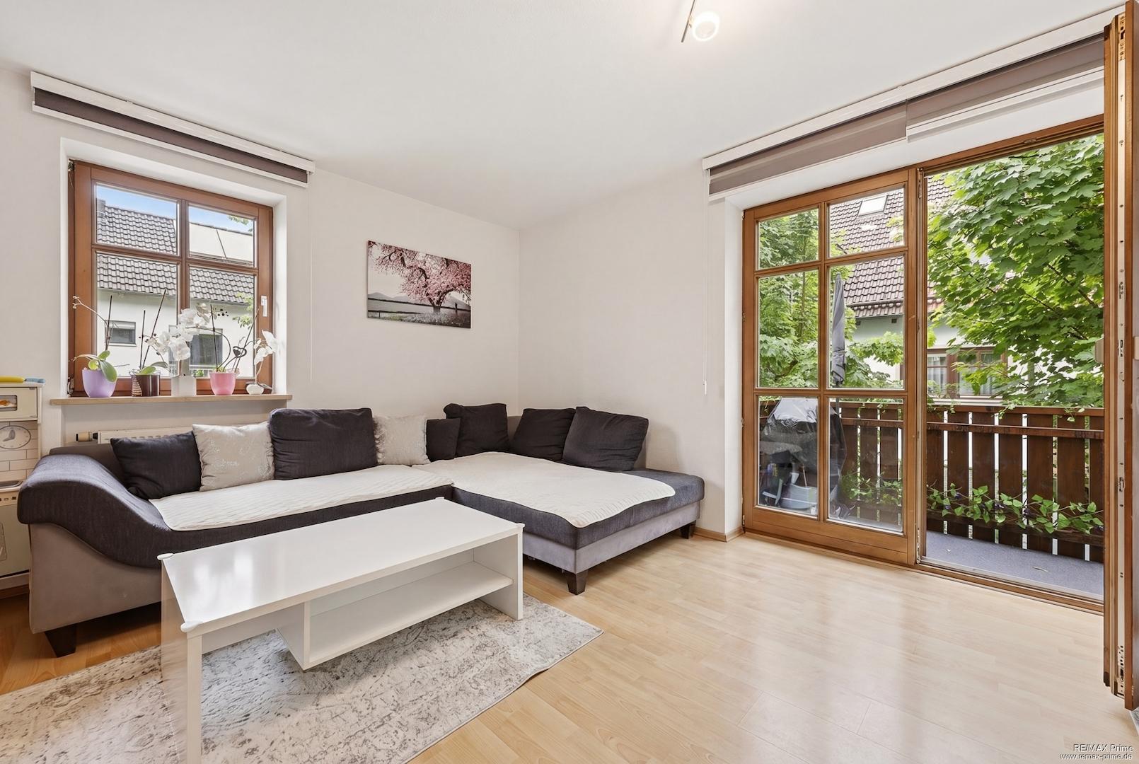 Große Fensterfronten.  (Bild KI gestützt bearbeitet)