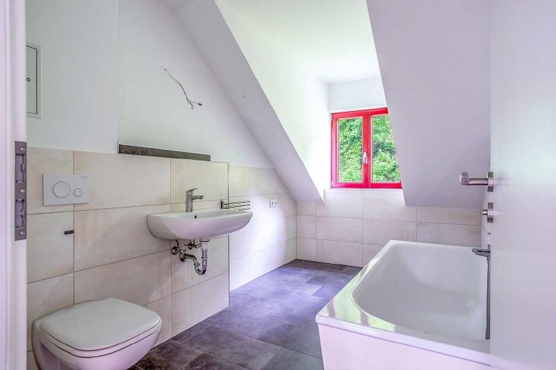Badezimmer mit Badewanne
