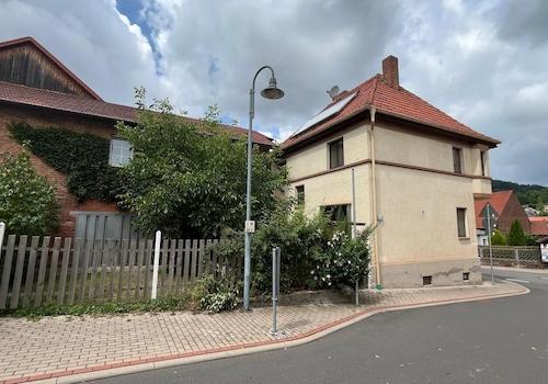 4 - Haupthaus und Nebenhaus