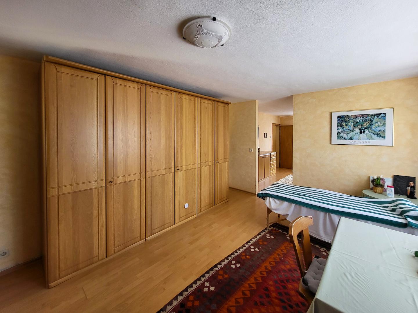 Zimmer 1 OG