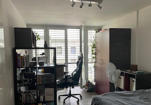 Zimmer teilmöbliert