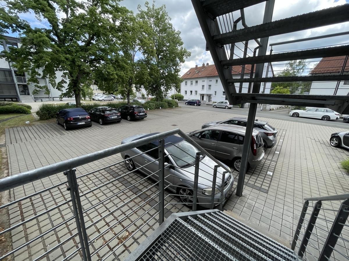 Stellplätze vor dem Haus