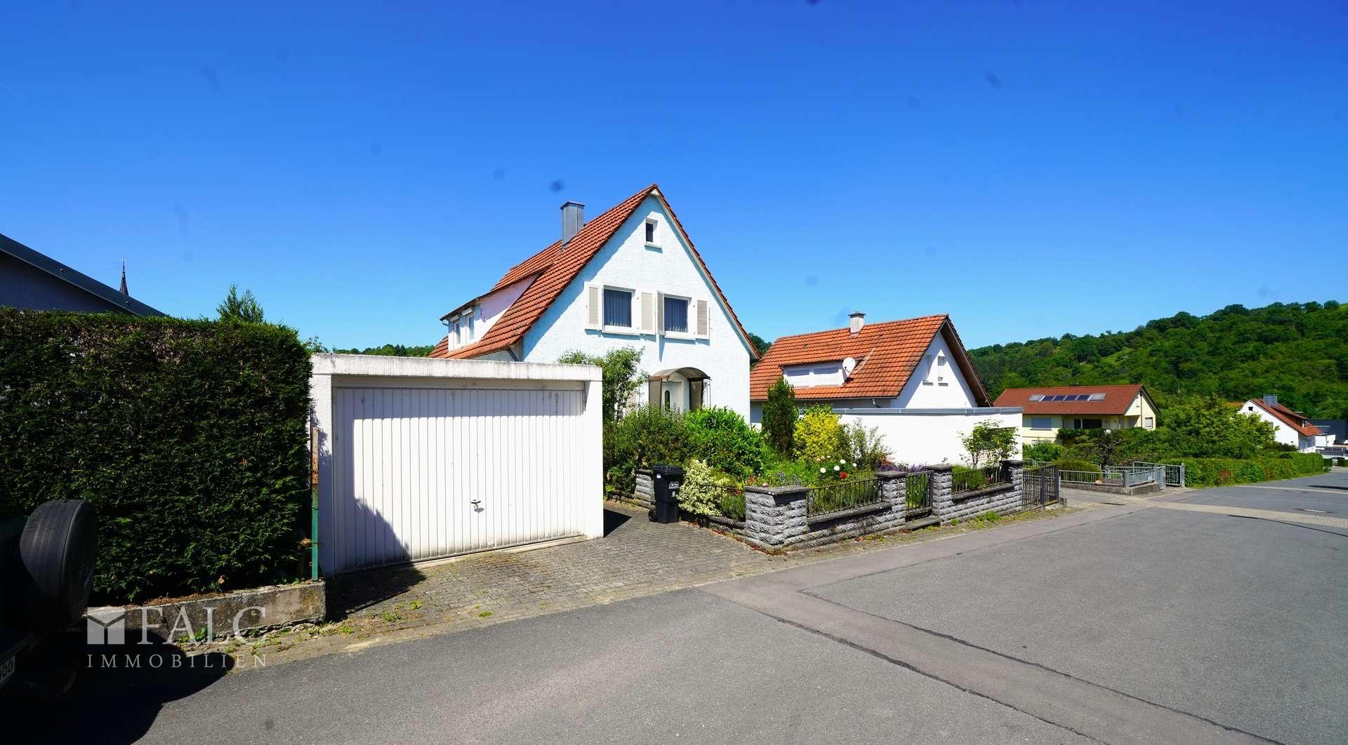 mit Garage!