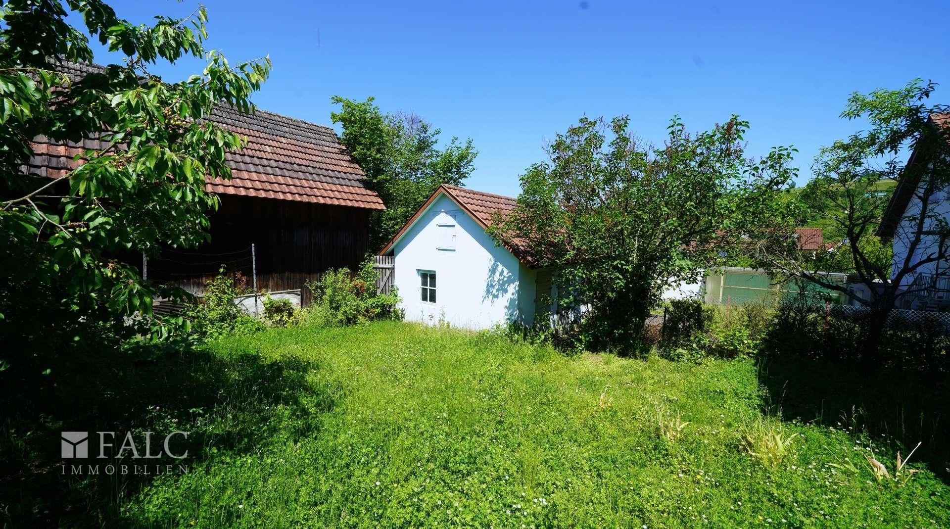 Mit Gartenhaus!