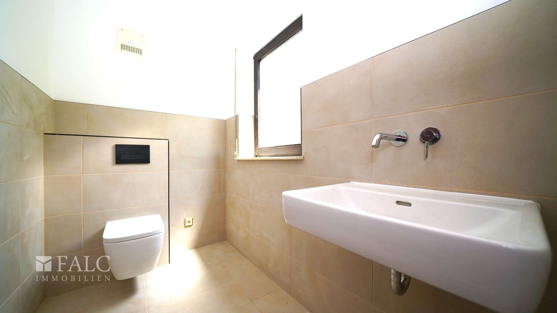 Modernes Gäste-WC EG