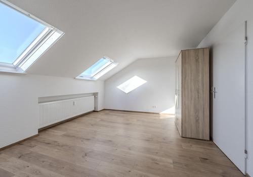 Wohnraum mit Dachfenster