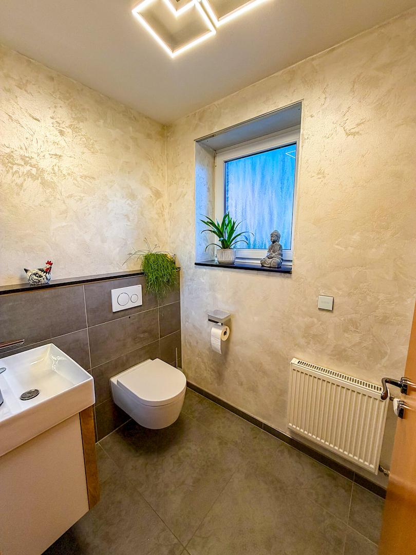 34 Gäste WC EG
