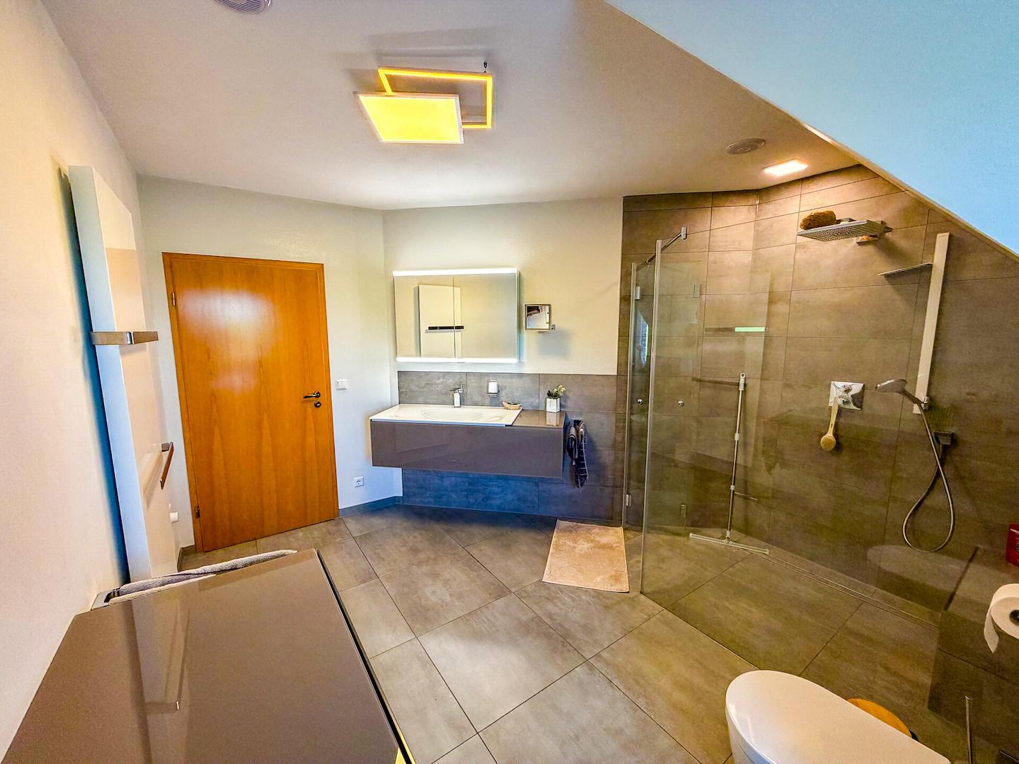 39 Badezimmer DG