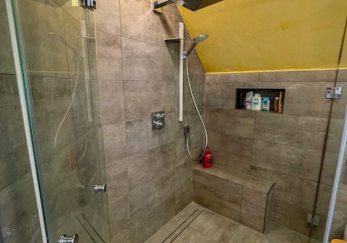 41 Dusche