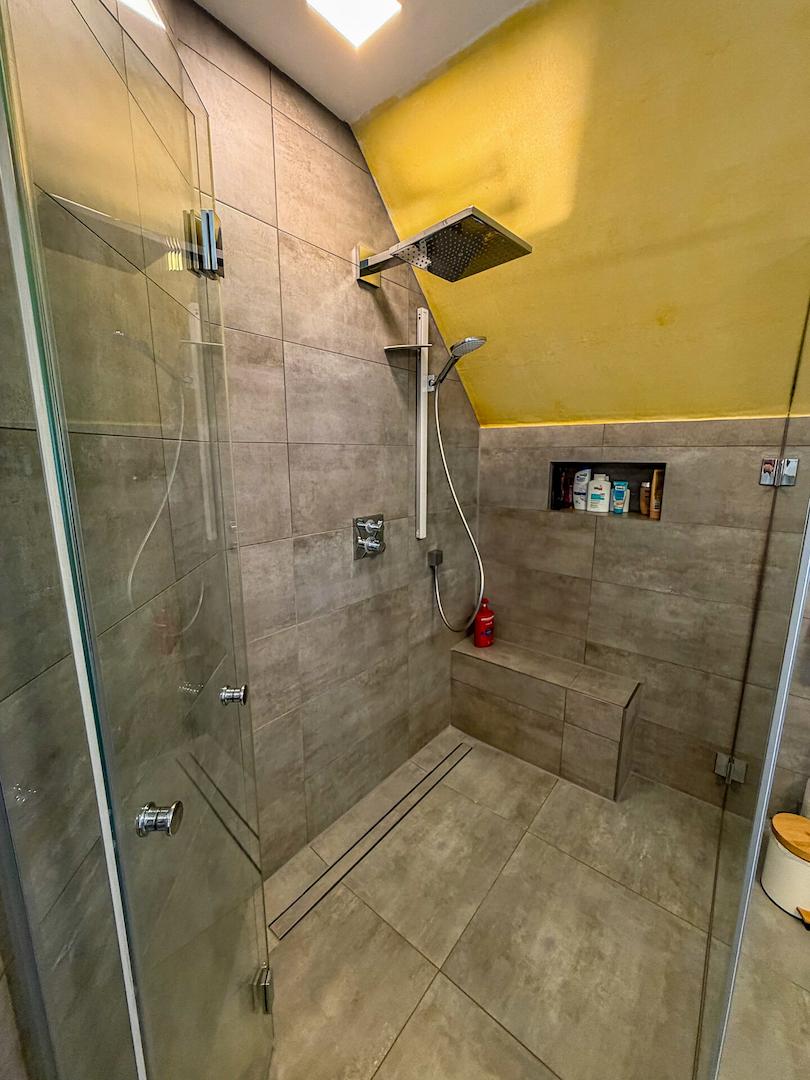 41 Dusche