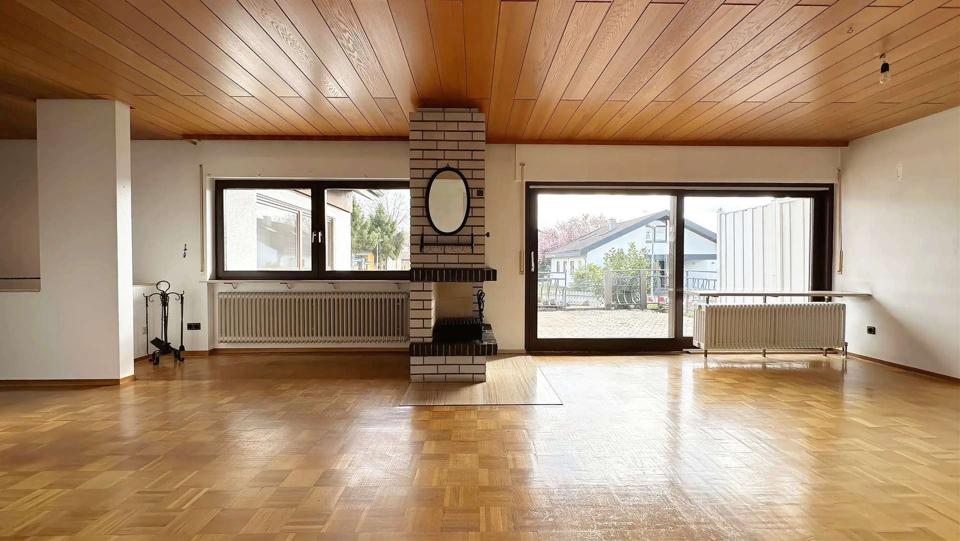 Wohnzimmer (2) EG