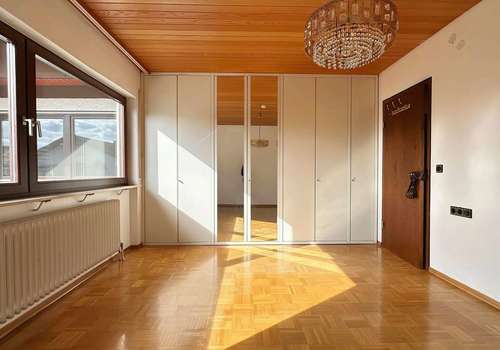1. Schlafzimmer (2) EG