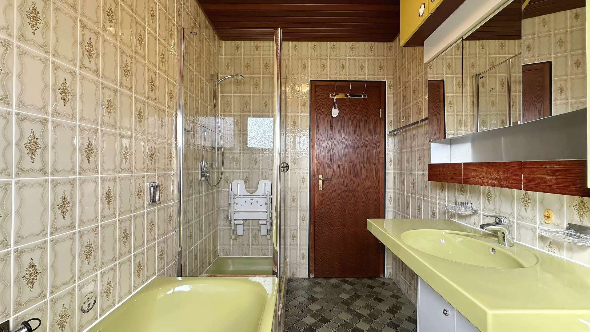 Badezimmer (2) EG