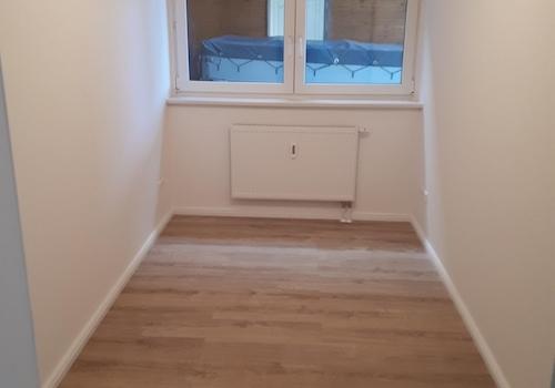 halbes Zimmer zum Carport hin