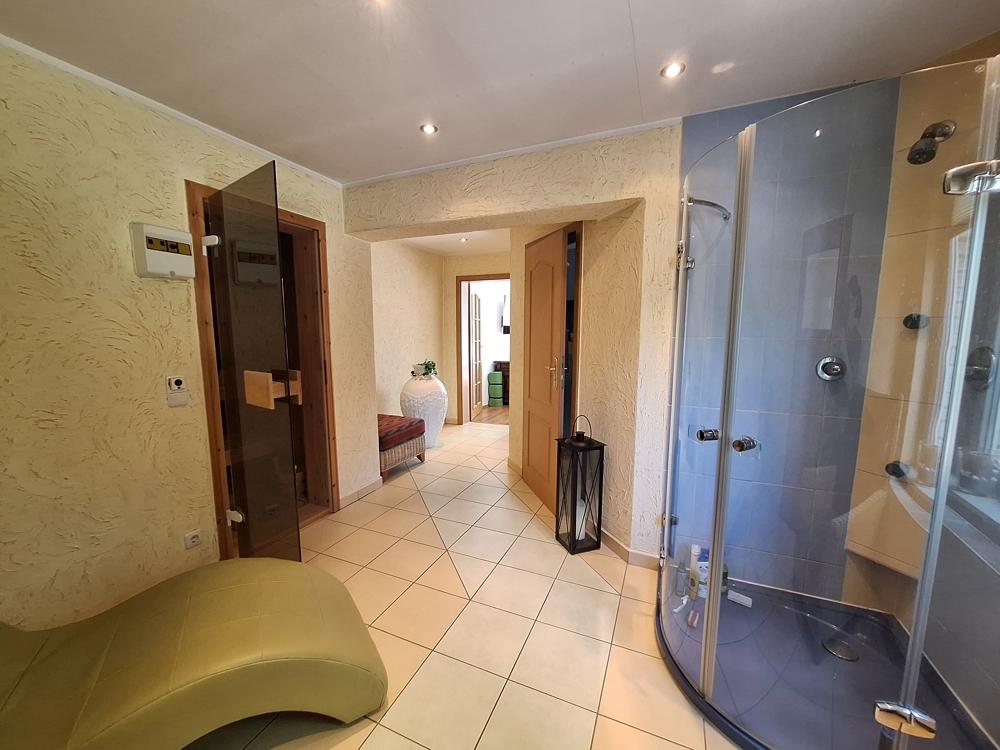 Wellnessbereich mit Sauna
