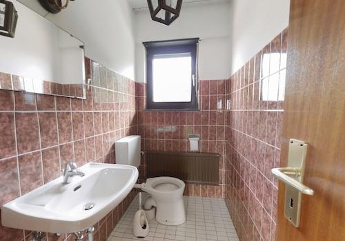 separtes WC im OG