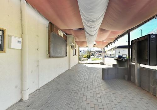 Straßenansicht