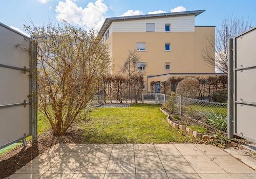 Garten mit Terrasse