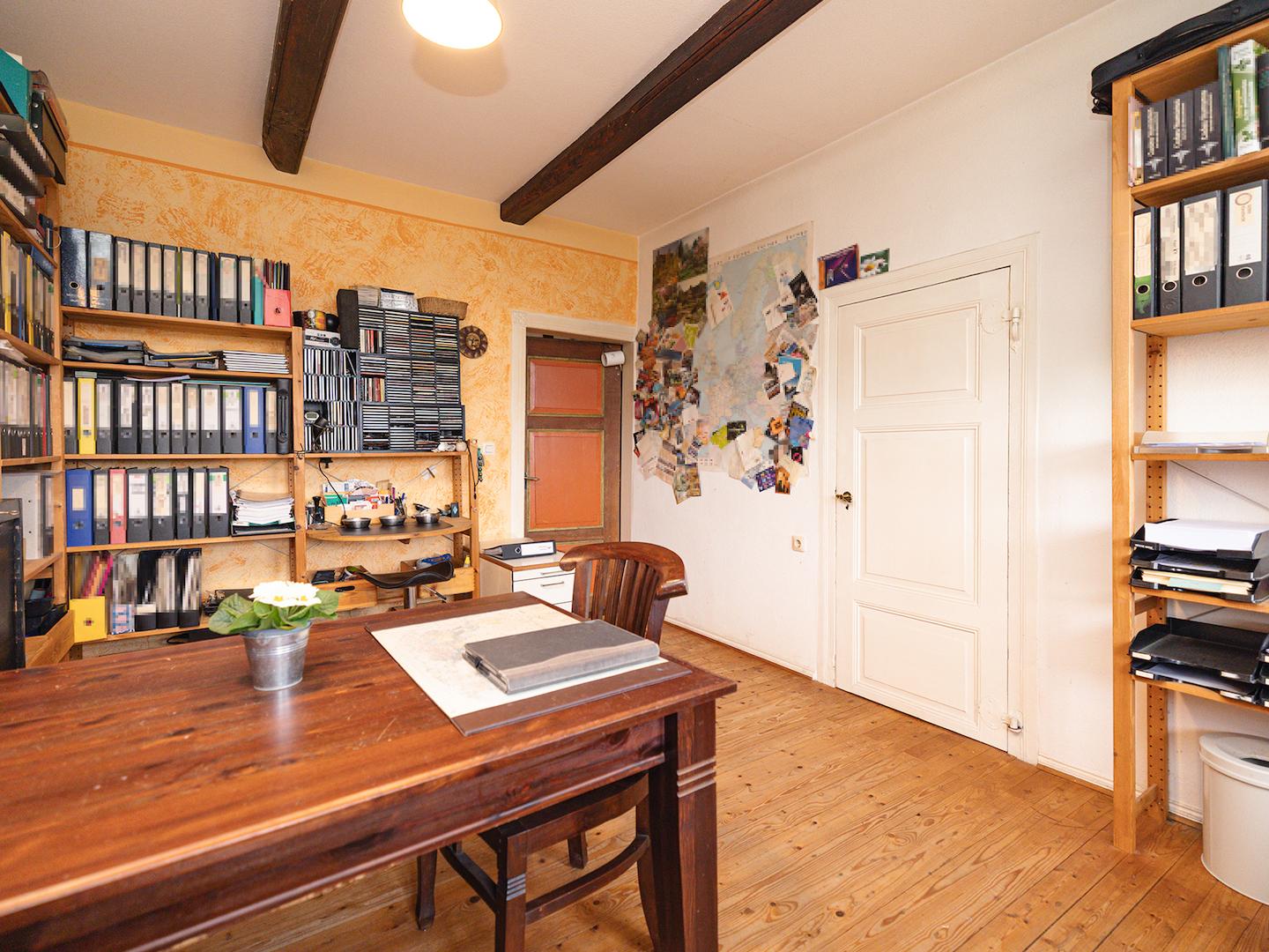 Büro EG