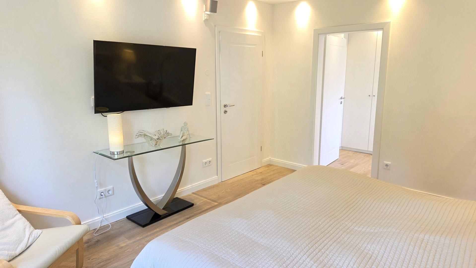 Schlafzimmer (2)