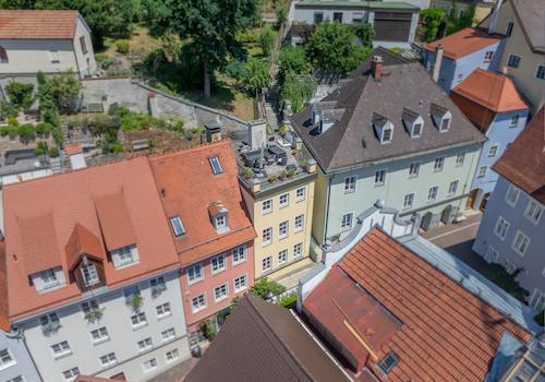Ein zauberhaftes Altstadthaus mit Laden, 2 W/E und Dachterrasse