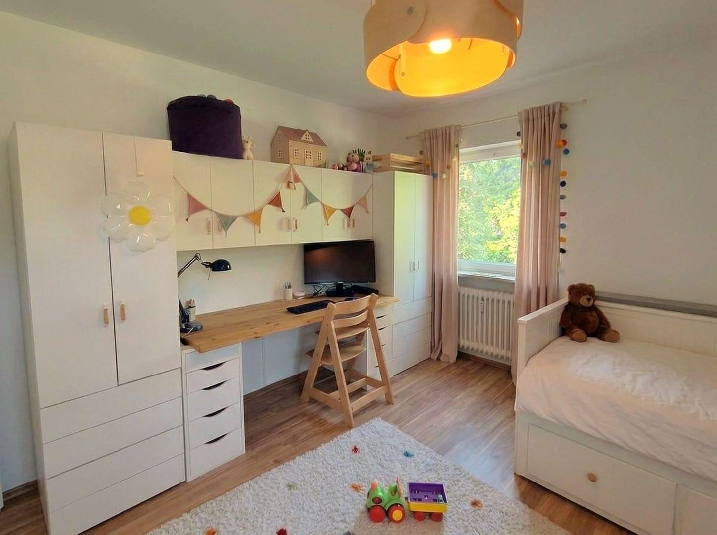 Schlafzimmer 1