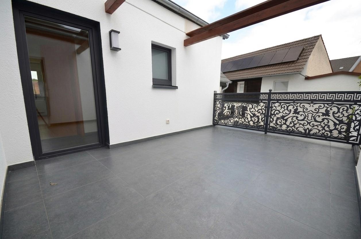 Überdachte Terrasse OG