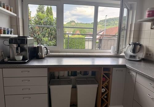 Küchenfenster mit Arbeitsplatt