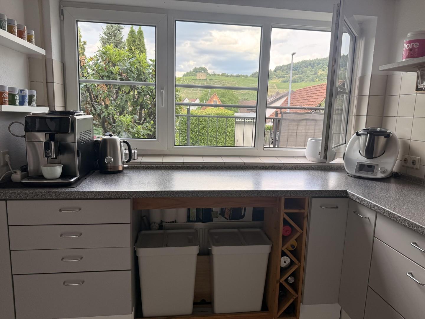 Küchenfenster mit Arbeitsplatt