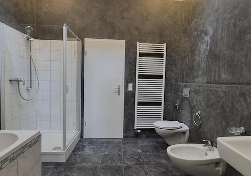 Badezimmer Wohnung 1