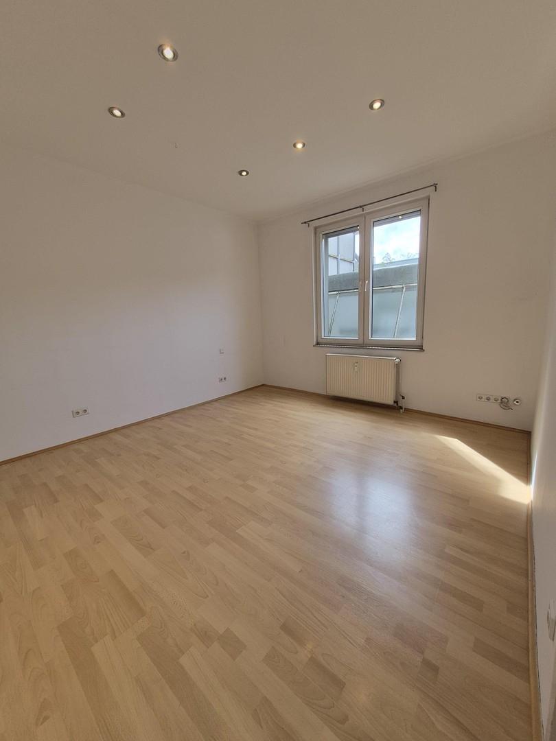 Schlafzimmer Wohnung 2