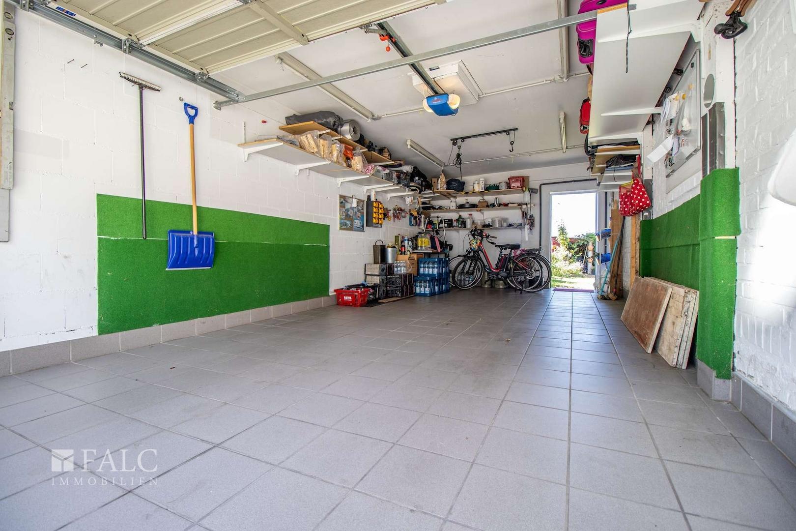 Große Garage 