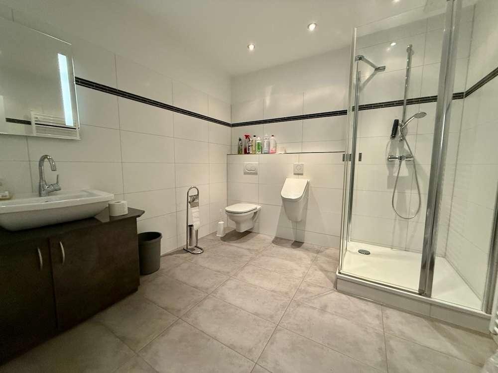 Halle (Badezimmer II)