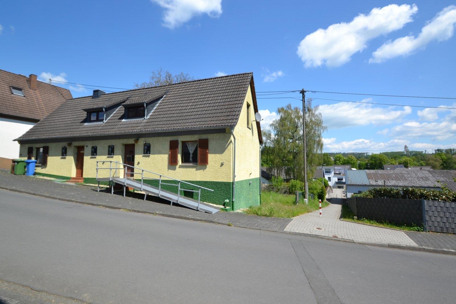 Doppelhaus, ca. 2 x 74 m² Wohnfläche