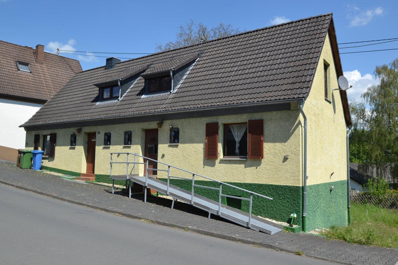 Weitere Fotos, Pläne und Dokumente auf Anfrage