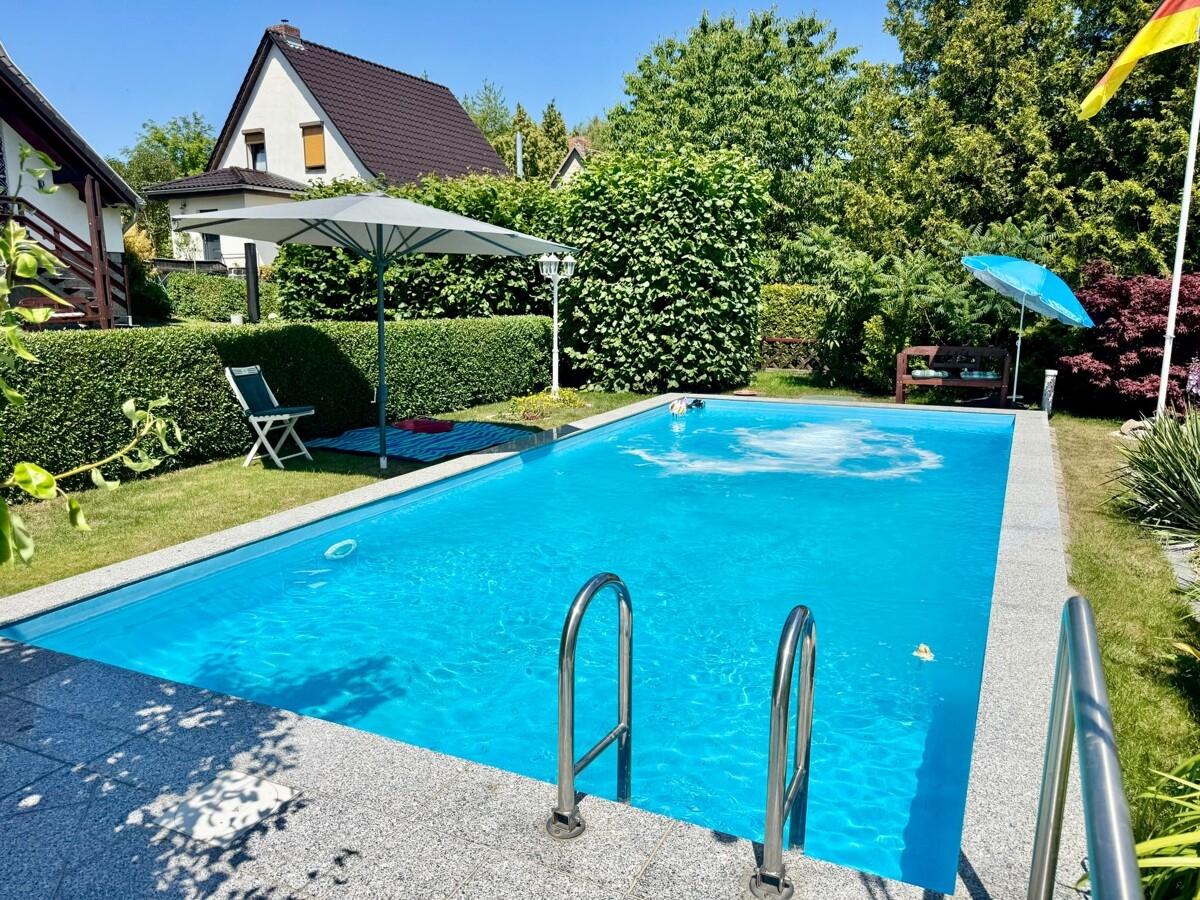 Schwimmpool mit Gegenstromanlage