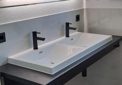 Badezimmer Doppel-Waschbecken