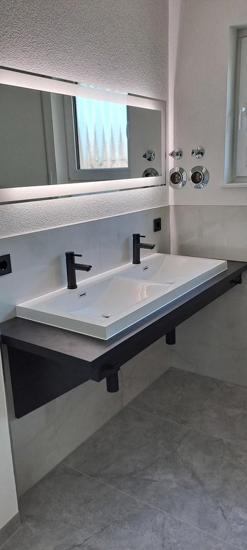 Badezimmer Doppel-Waschbecken