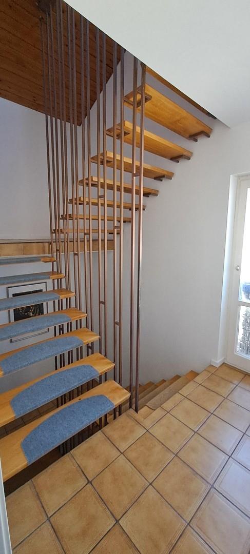 Treppe zum Dachgeschoss