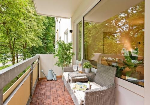Balkon ins Grüne