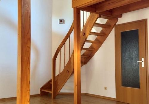 Treppe zu Empore