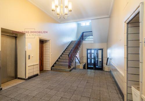 Immobilie in Berlin zu verkaufen_2-Raum_Treppenhaus