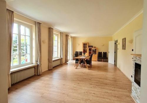 Wohn und Esszimmer